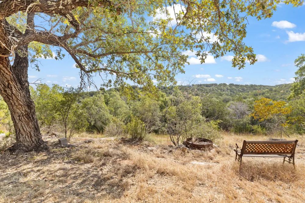 601 Lost Valley Road Dripping Springs, TX 78620