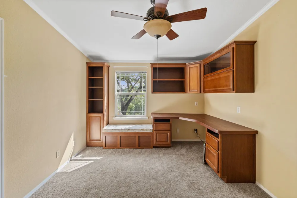 601 Lost Valley Road Dripping Springs, TX 78620