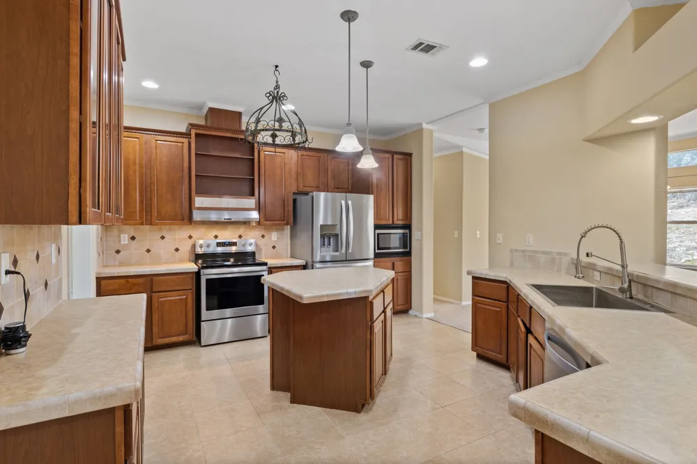 601 Lost Valley Road Dripping Springs, TX 78620