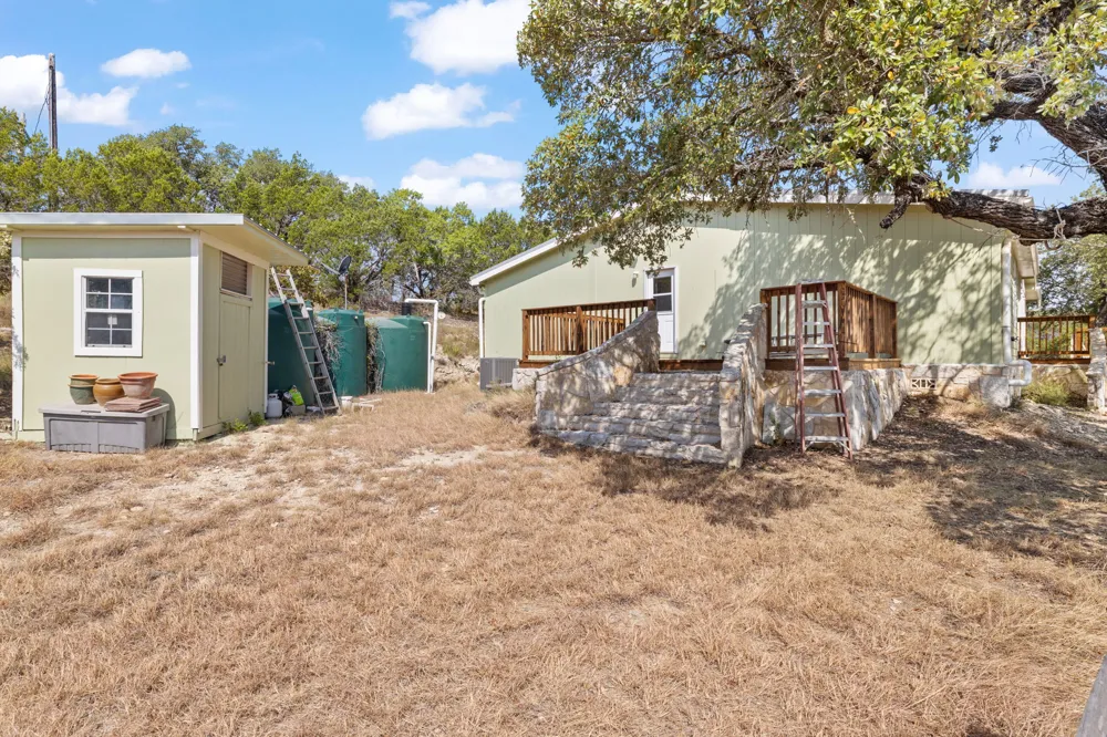 601 Lost Valley Road Dripping Springs, TX 78620