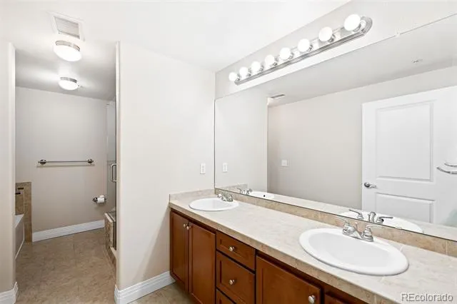 9019 E Panorama Circle #D211 Centennial, CO 80112