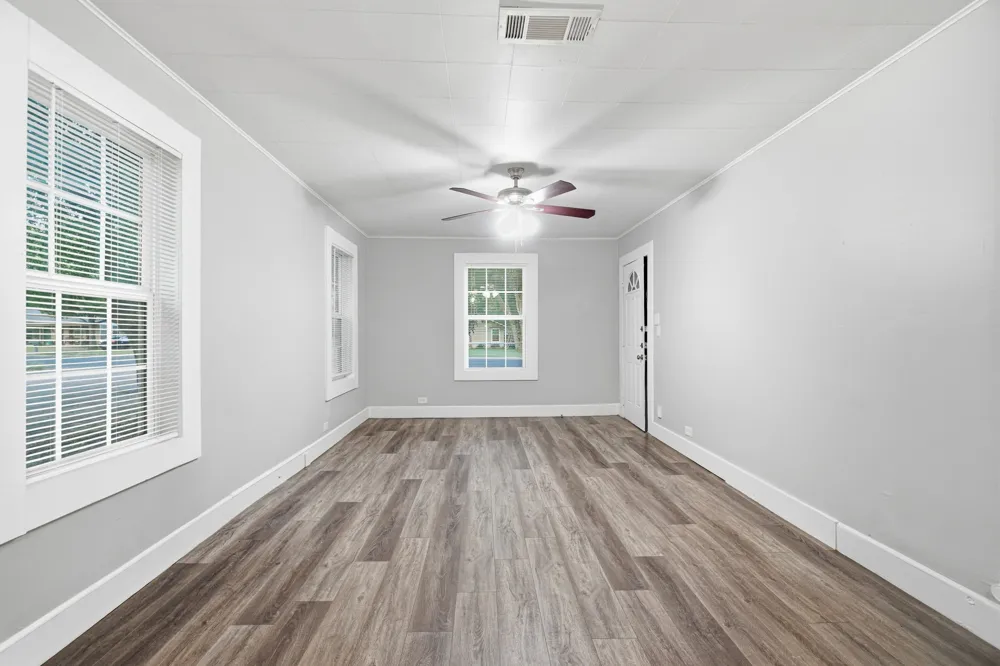 908 Forrest Avenue Cleburne, TX 76033