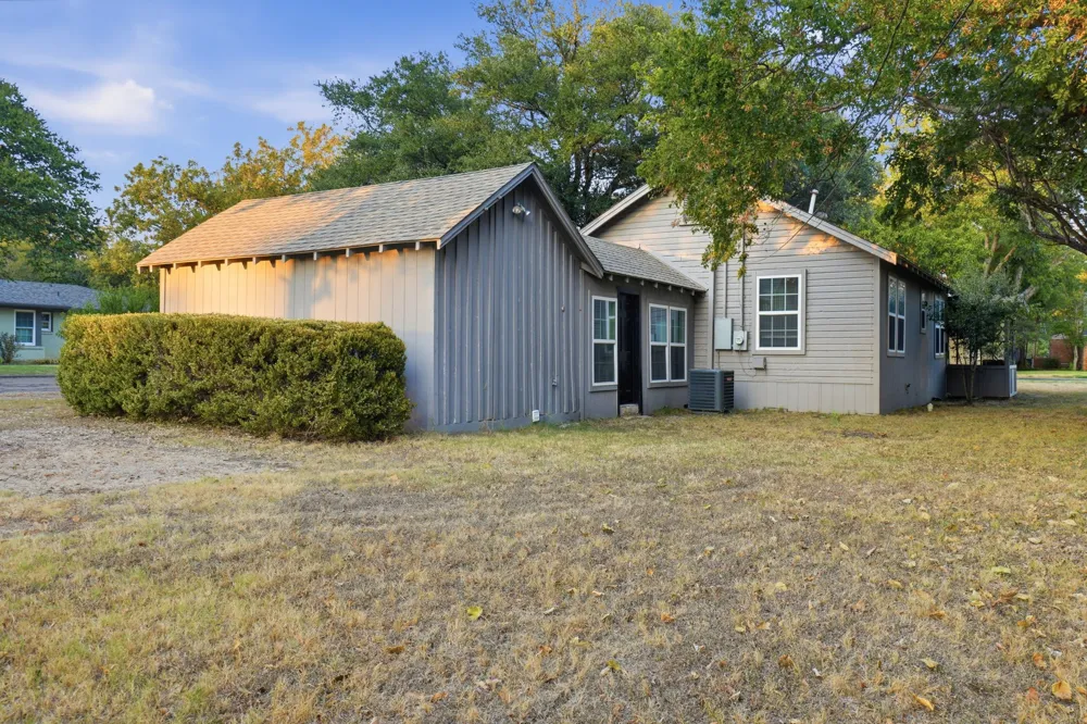 908 Forrest Avenue Cleburne, TX 76033