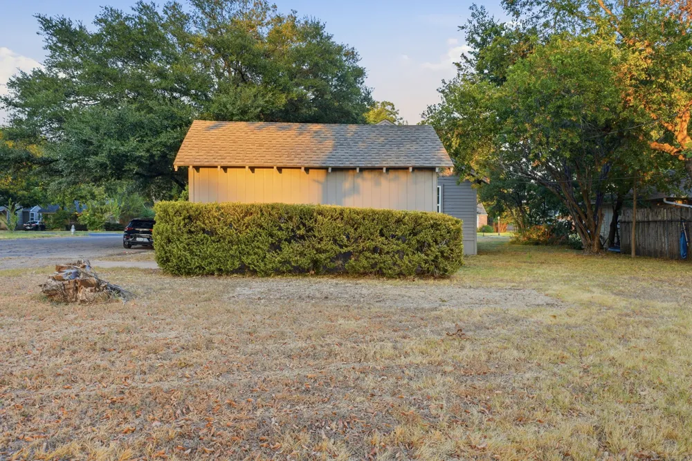 908 Forrest Avenue Cleburne, TX 76033