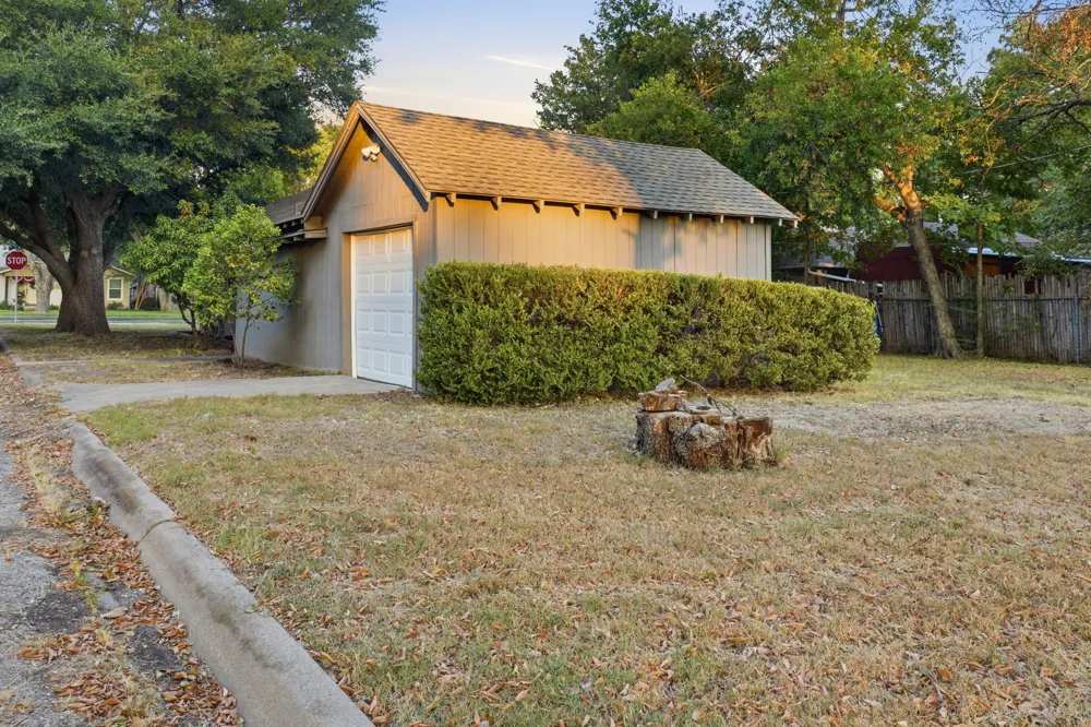 908 Forrest Avenue Cleburne, TX 76033