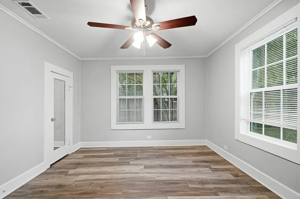 908 Forrest Avenue Cleburne, TX 76033