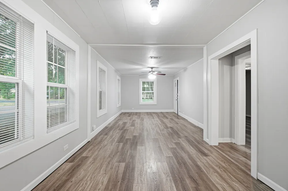 908 Forrest Avenue Cleburne, TX 76033