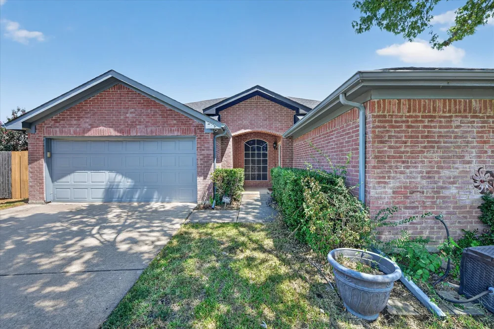 279 Vaden Avenue Burleson, TX 76028