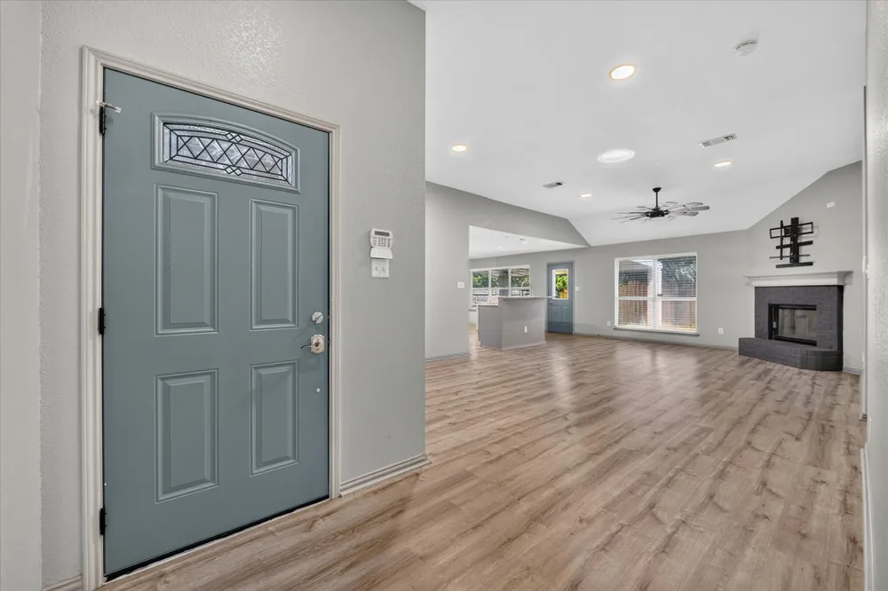 279 Vaden Avenue Burleson, TX 76028