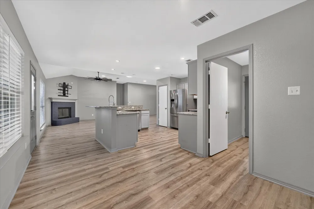 279 Vaden Avenue Burleson, TX 76028