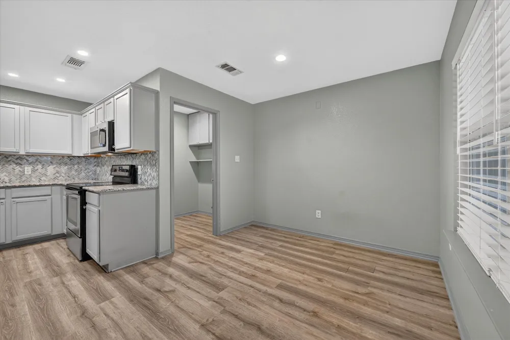 279 Vaden Avenue Burleson, TX 76028
