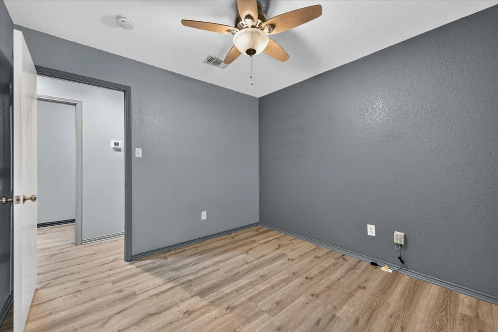 279 Vaden Avenue Burleson, TX 76028