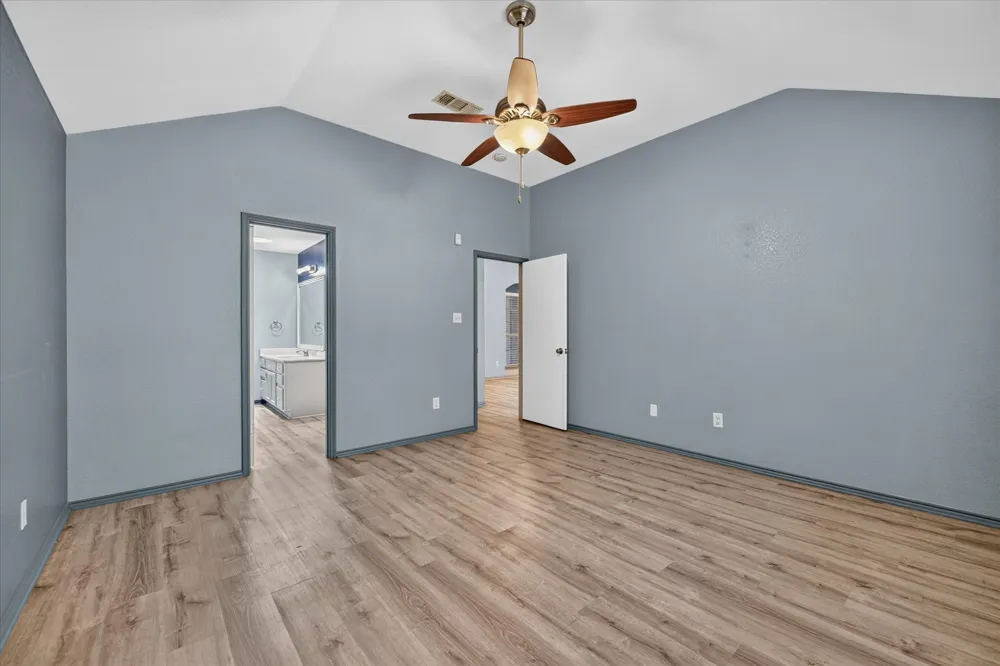 279 Vaden Avenue Burleson, TX 76028