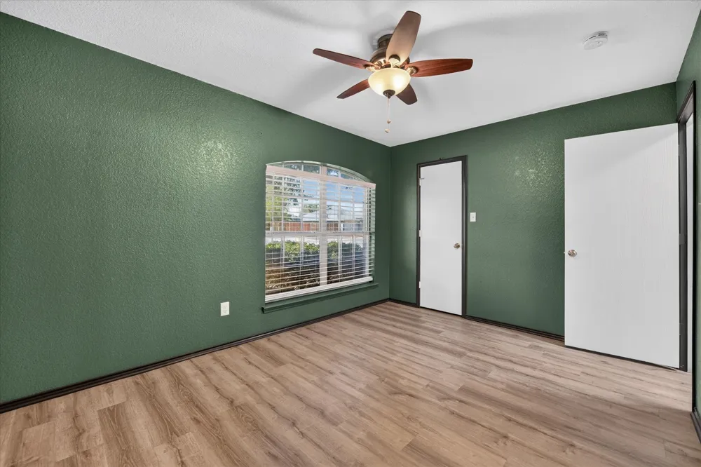 279 Vaden Avenue Burleson, TX 76028