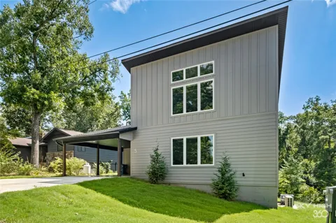 5 Blandford Lane