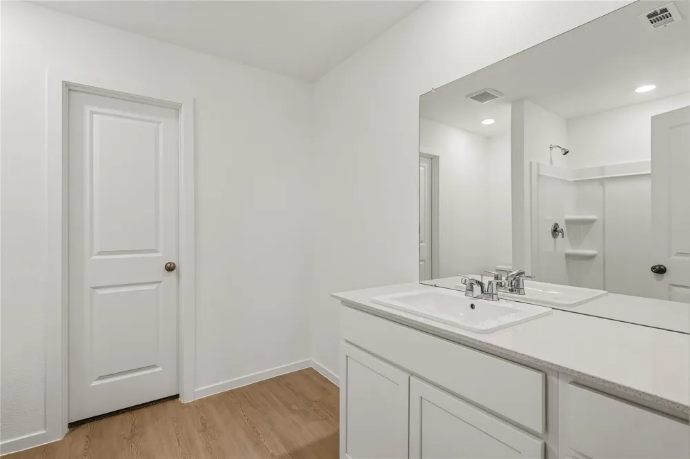 1427 Parks Edge Lane Angleton, TX 77515