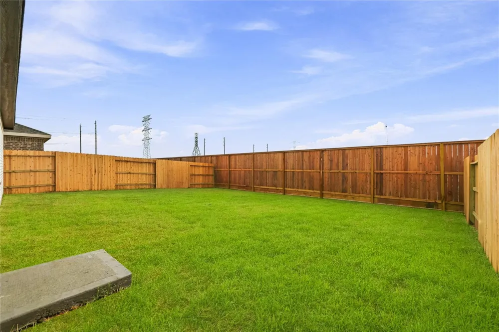 1427 Parks Edge Lane Angleton, TX 77515