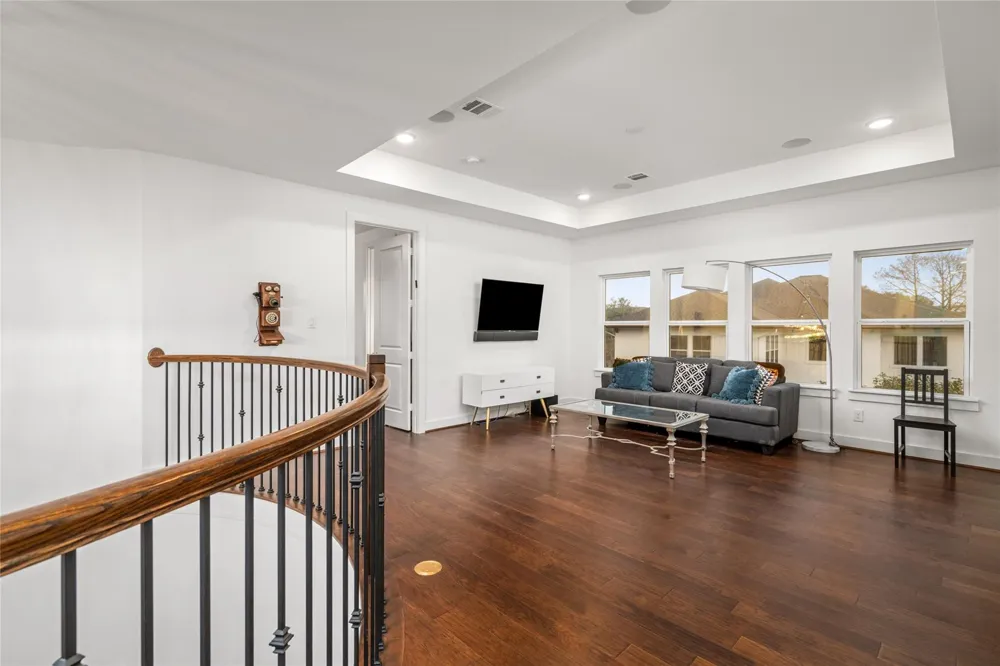 5319 Braesheather Drive Houston, TX 77096