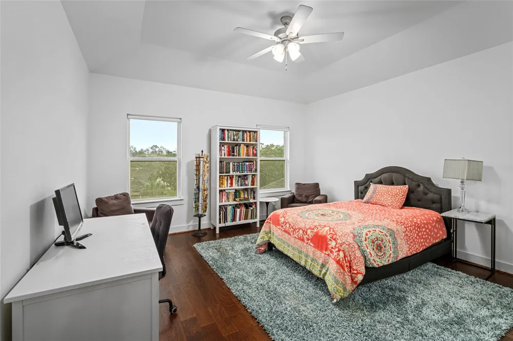 5319 Braesheather Drive Houston, TX 77096