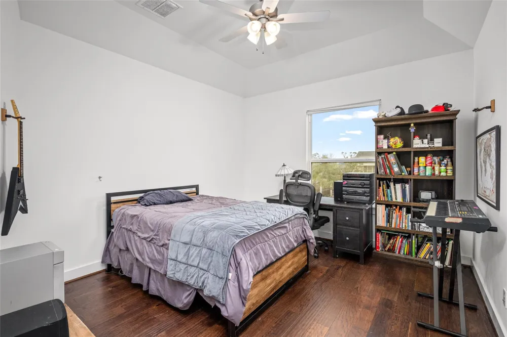 5319 Braesheather Drive Houston, TX 77096