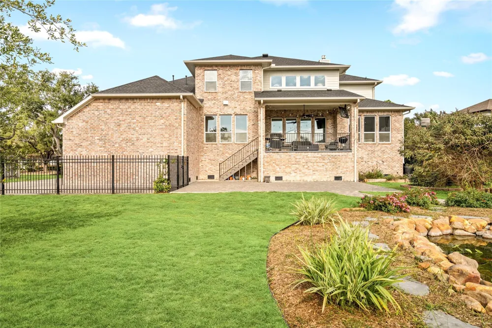5319 Braesheather Drive Houston, TX 77096