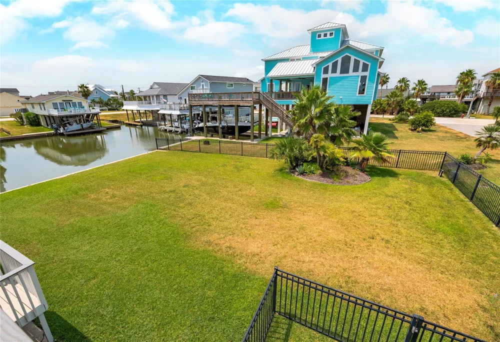Coral Way Tiki Island, TX 77554