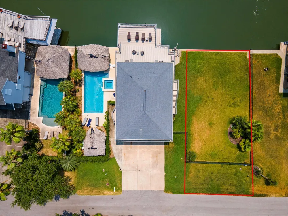 Coral Way Tiki Island, TX 77554