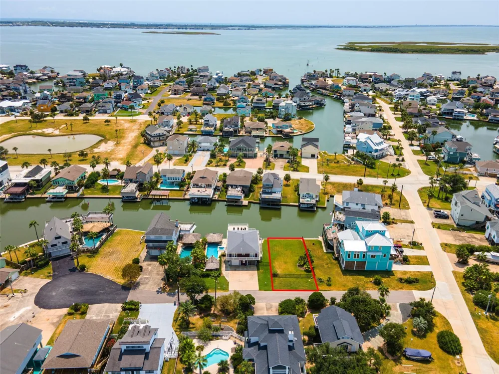Coral Way Tiki Island, TX 77554