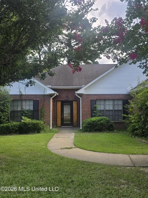 212 Village Circle