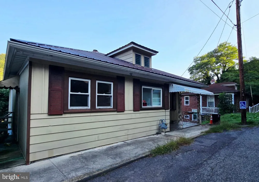 612 WOODLAWN TERRACE Cumberland, MD 21502