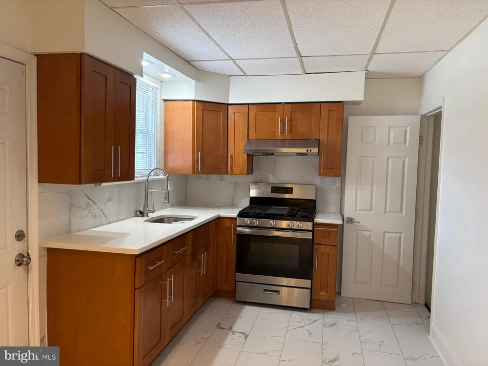 9526 DUNGAN ROAD Philadelphia, PA 19115