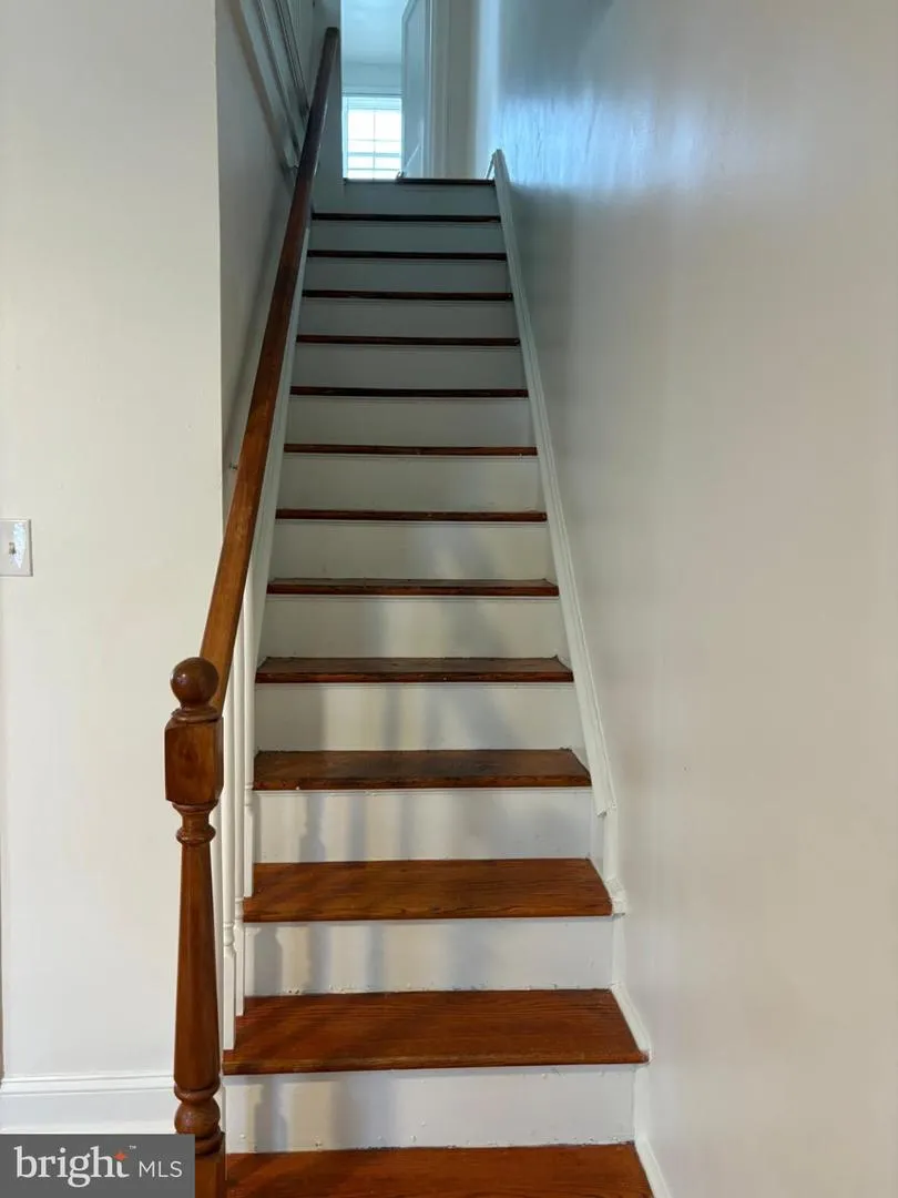 9526 DUNGAN ROAD Philadelphia, PA 19115
