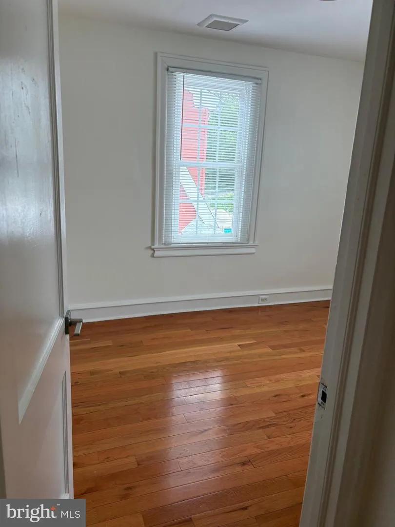 9526 DUNGAN ROAD Philadelphia, PA 19115