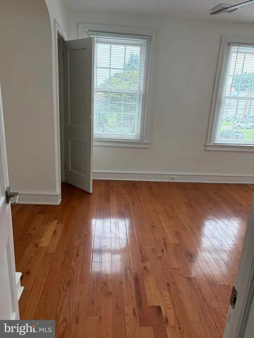 9526 DUNGAN ROAD Philadelphia, PA 19115