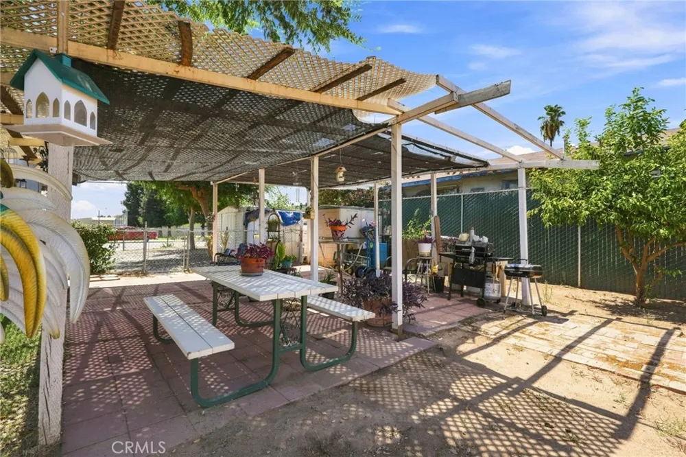1208 South Orange Cove, CA 93646