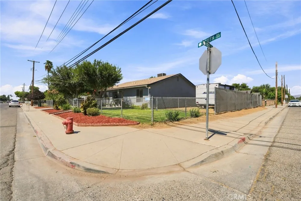1208 South Orange Cove, CA 93646