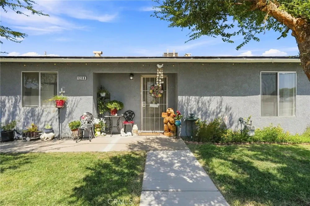 1208 South Orange Cove, CA 93646