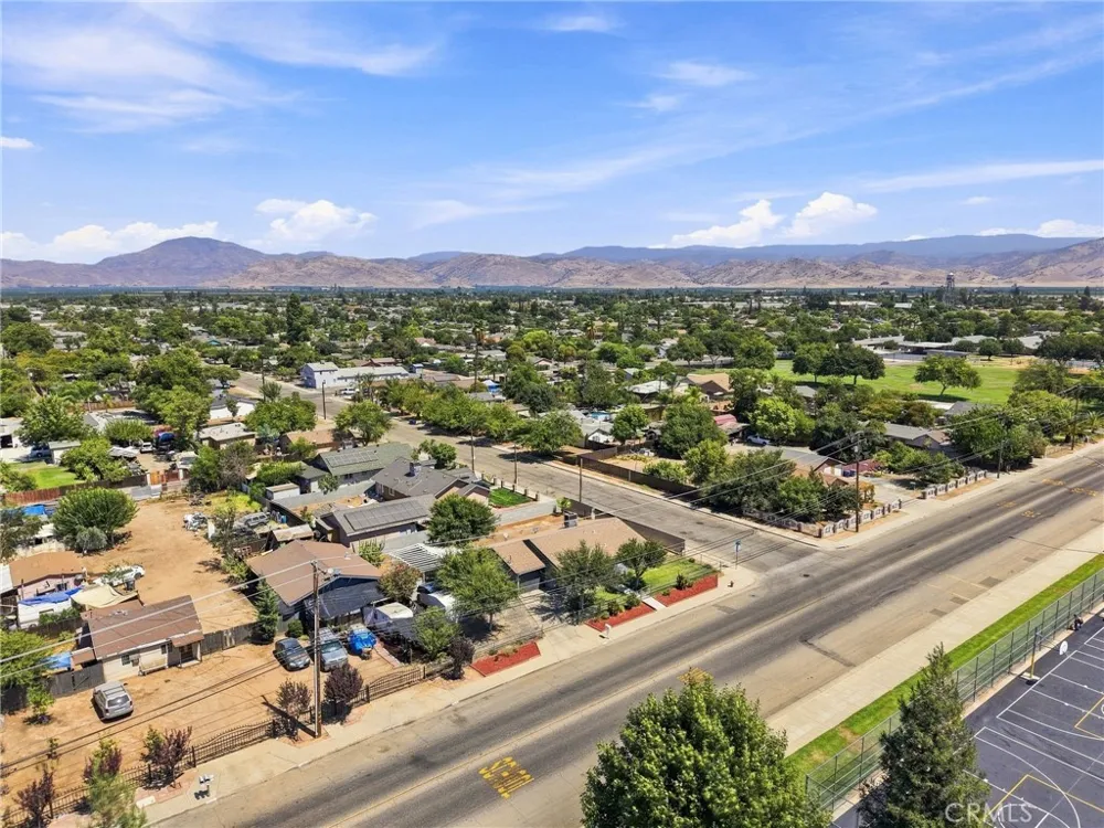 1208 South Orange Cove, CA 93646