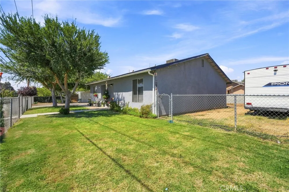 1208 South Orange Cove, CA 93646