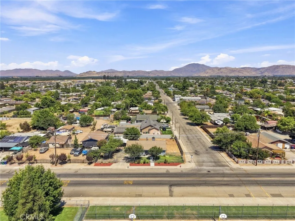 1208 South Orange Cove, CA 93646