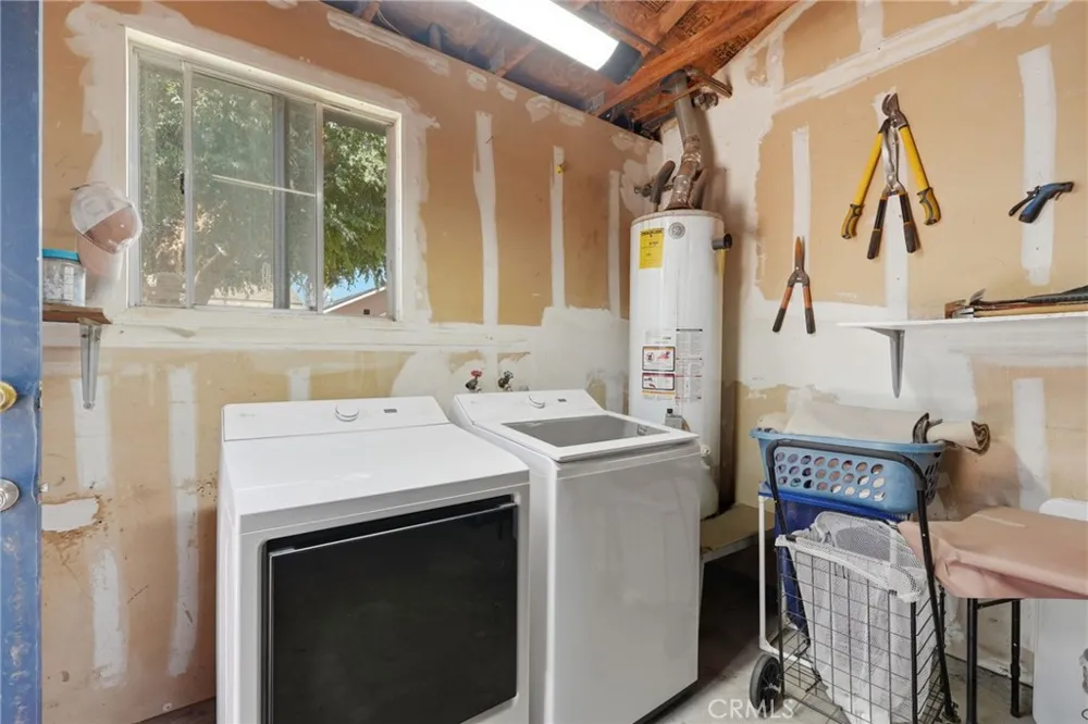 1208 South Orange Cove, CA 93646