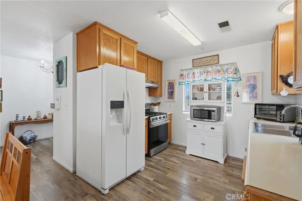 1208 South Orange Cove, CA 93646