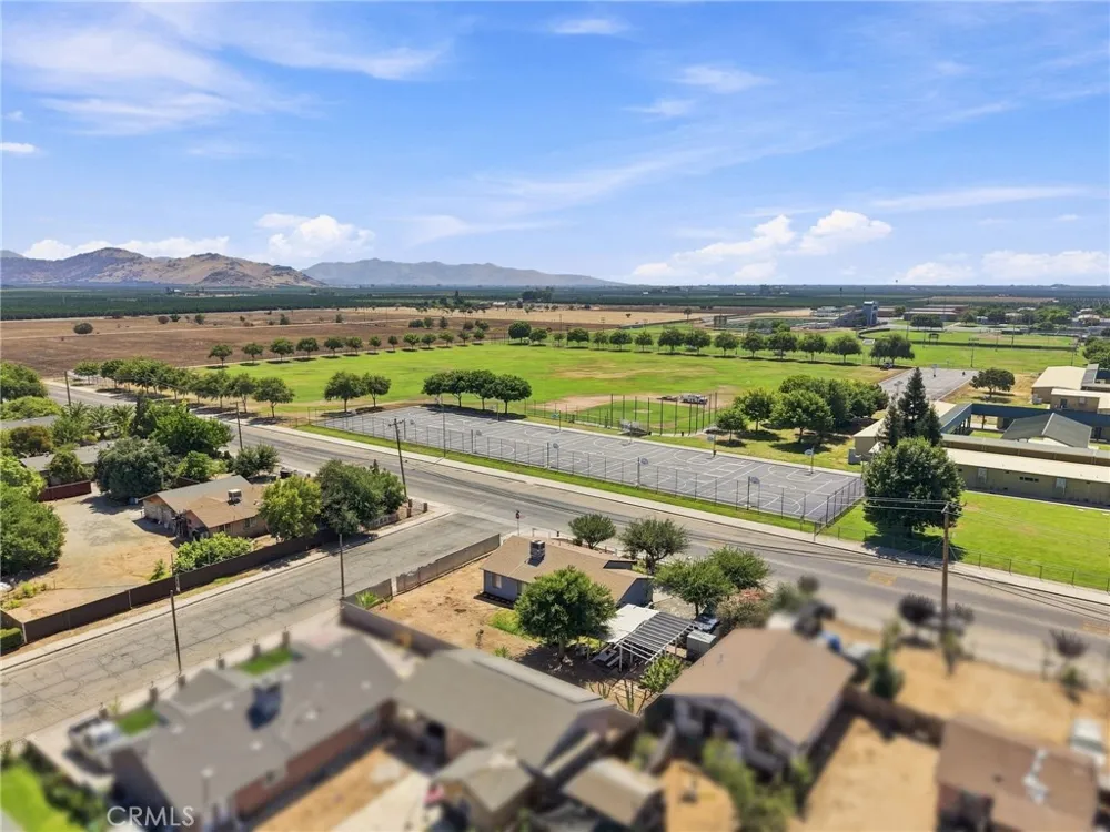 1208 South Orange Cove, CA 93646