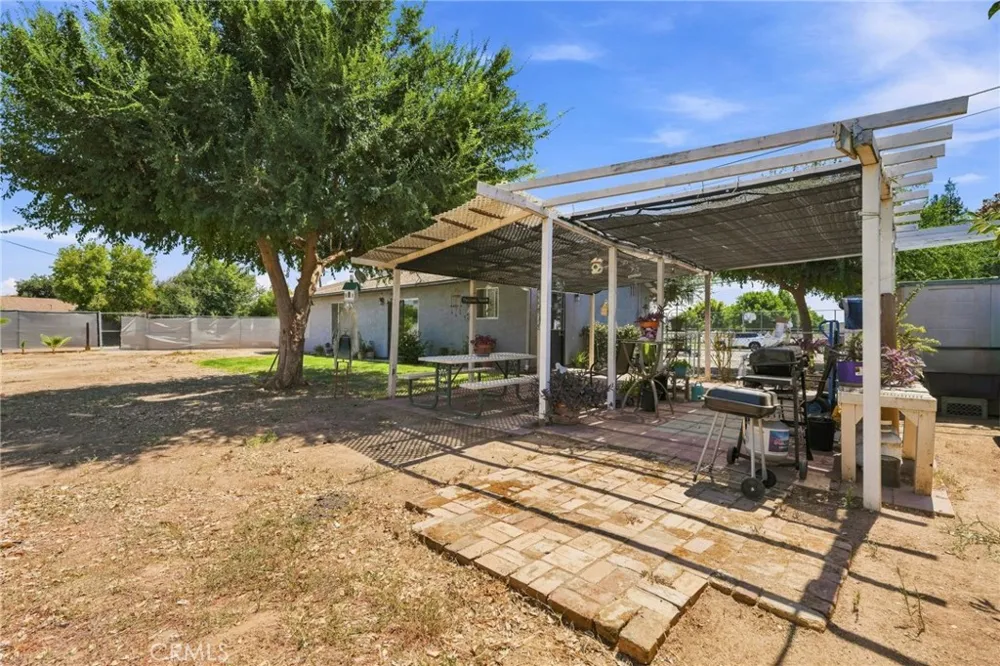 1208 South Orange Cove, CA 93646