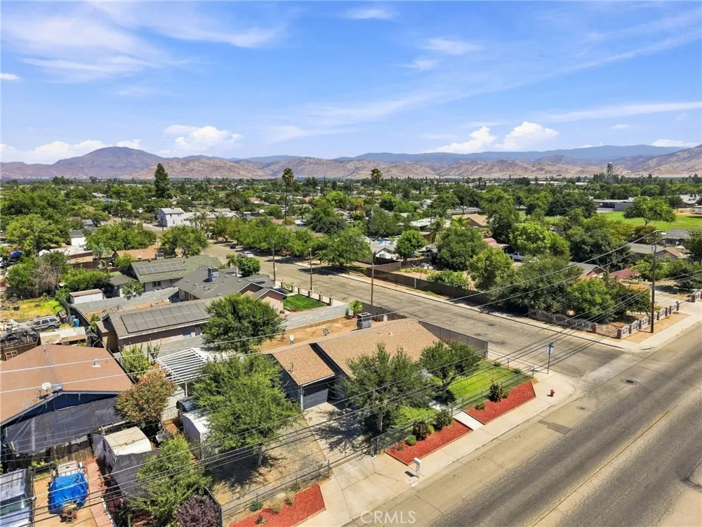 1208 South Orange Cove, CA 93646