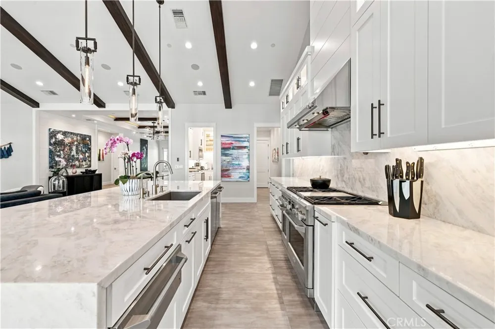 26185 Ravenhill Road Canyon Country, CA 91387