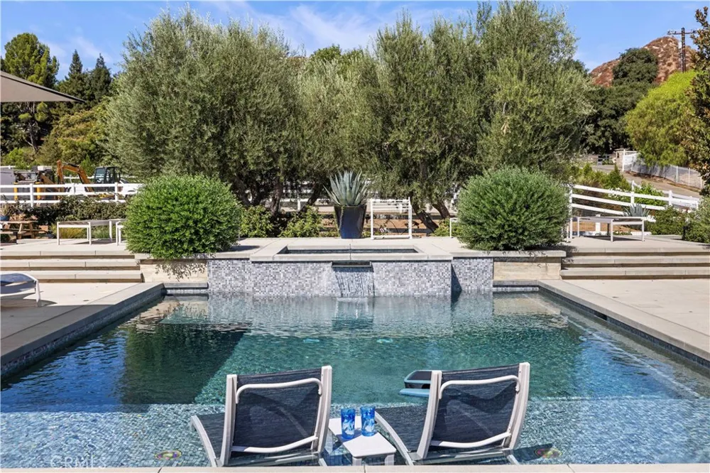 26185 Ravenhill Road Canyon Country, CA 91387
