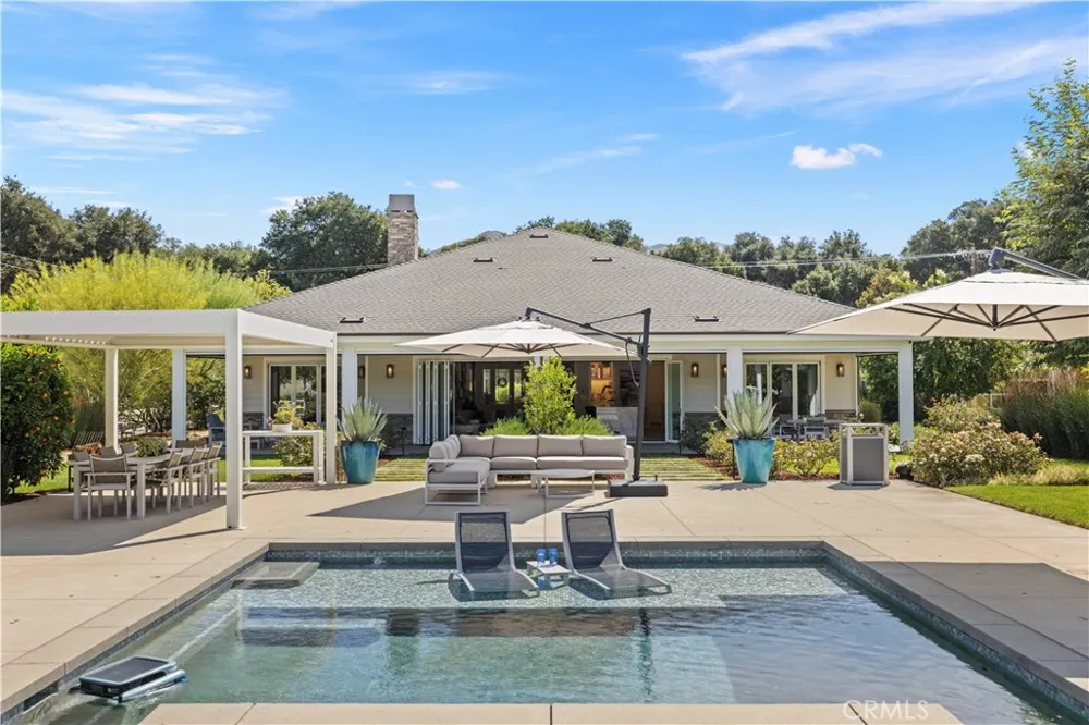 26185 Ravenhill Road Canyon Country, CA 91387