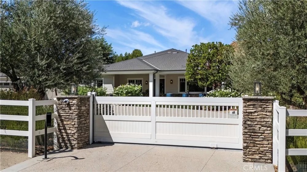 26185 Ravenhill Road Canyon Country, CA 91387