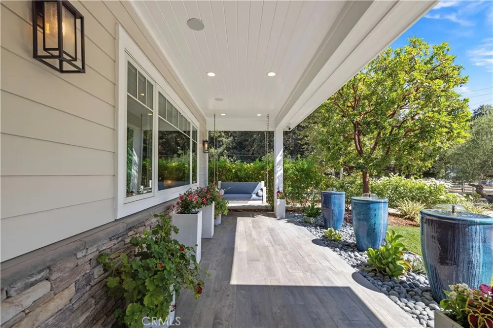 26185 Ravenhill Road Canyon Country, CA 91387